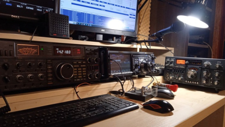 Трансиверы Yaesu и Icom