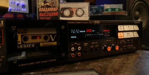 Касаетная дека Akai GX 912