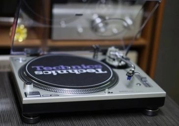 Виниловый проигрыватель Technics SL-1200 MK3D