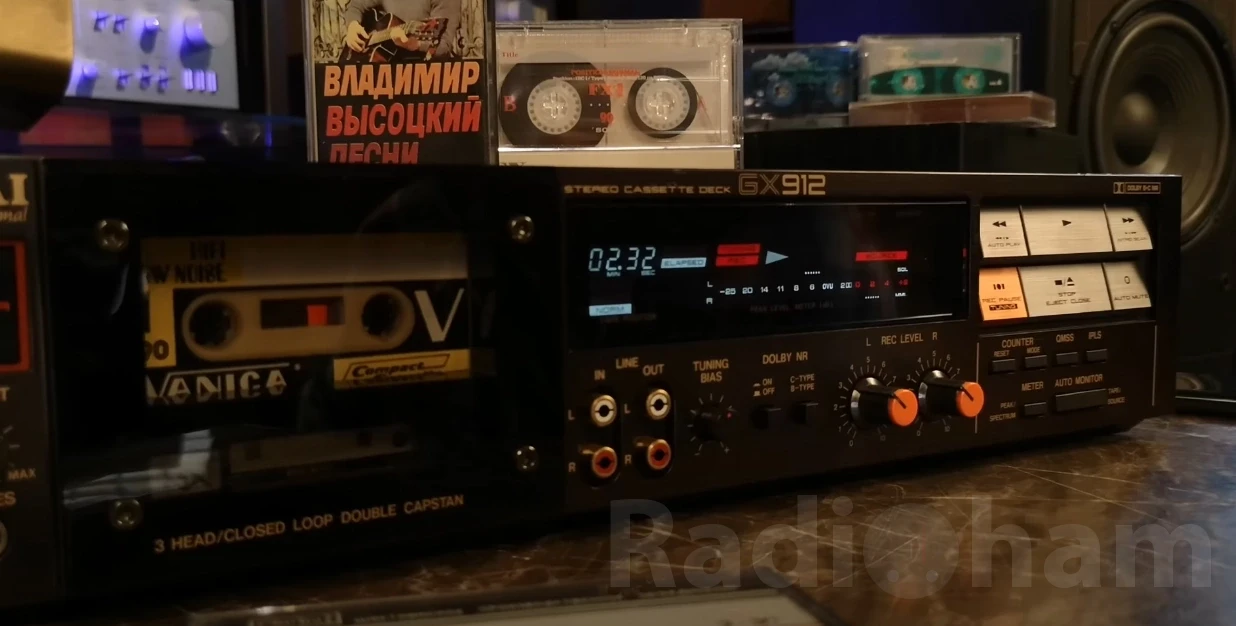 Касаетная дека Akai GX 912