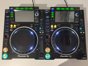 Pioneer CDJ 2000 NX2 0